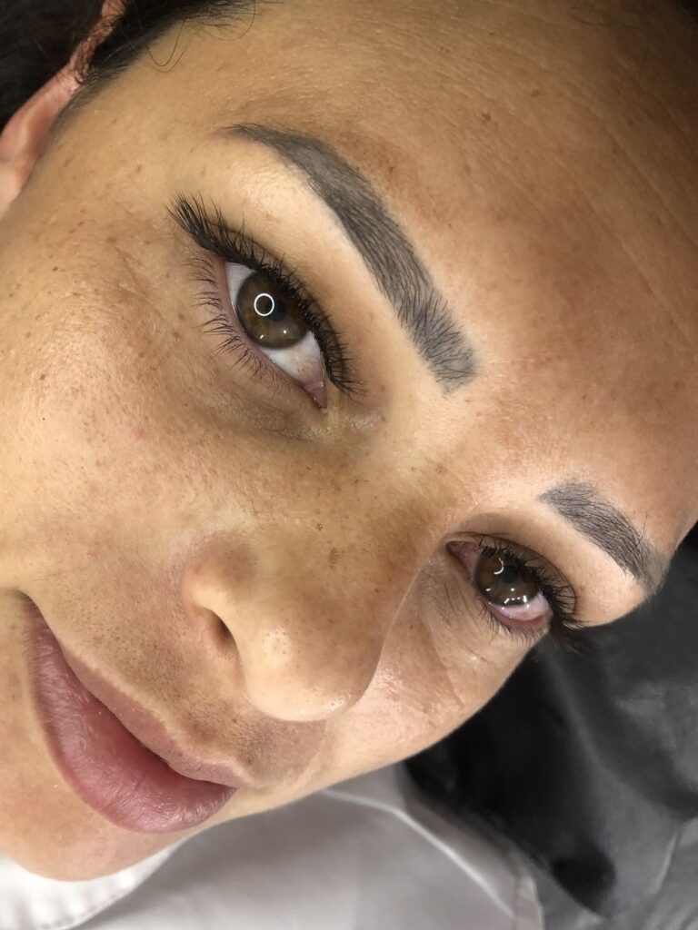 ENZA TRUCCO PERMANENTE
cosa inviarmi